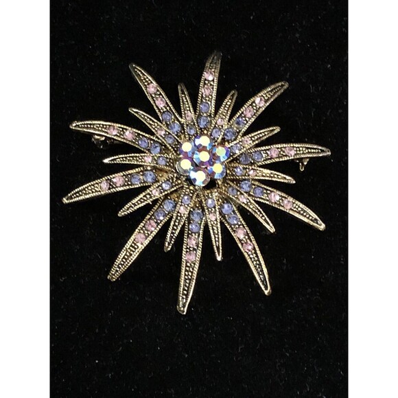 Vintage Goldtone Rainbow Aurora Borealis Star Burst Brooch Pin 2.5" - Picture 6 of 6